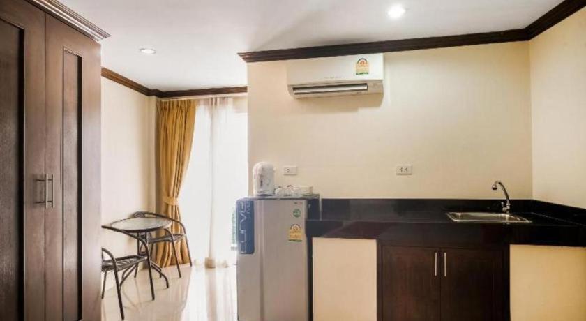 Oyo 232 Hometel Hotel Patong