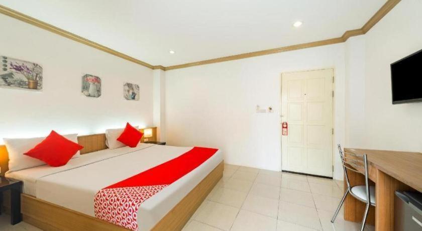 Hotel Oyo 232 Hometel Patong
